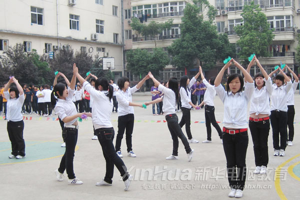 充滿溫馨氣氛的表演現(xiàn)場(chǎng)