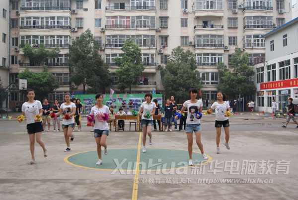 激情韻律操助陣籃球賽