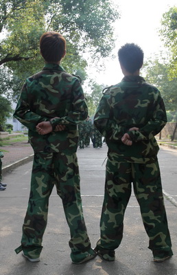 新華電腦專(zhuān)修學(xué)院新生軍訓(xùn)花絮