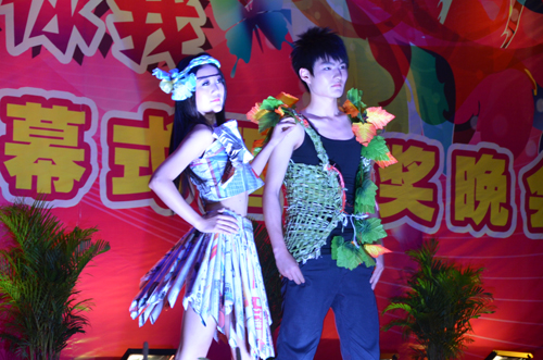 安徽新華電腦專修學院—臺前一分鐘,臺下十年功