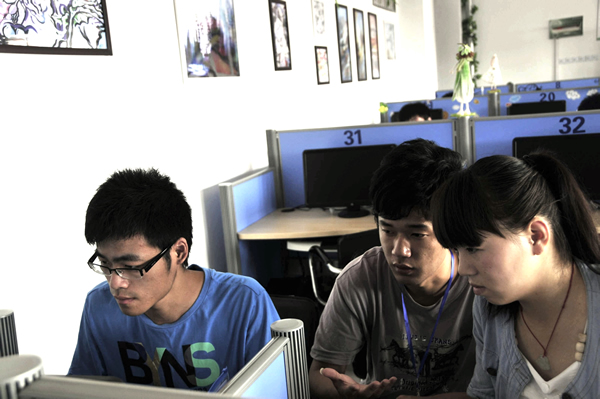 參賽選手隊伍已進入比賽場地,就比賽事宜進行討論