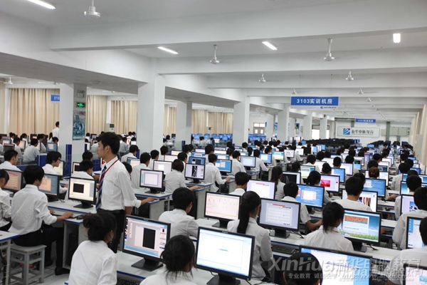 安徽新華電腦專修三號實訓機房