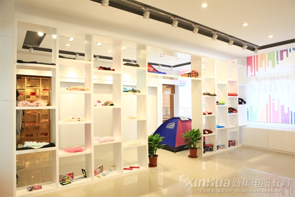 實訓(xùn)基地產(chǎn)品展示區(qū)