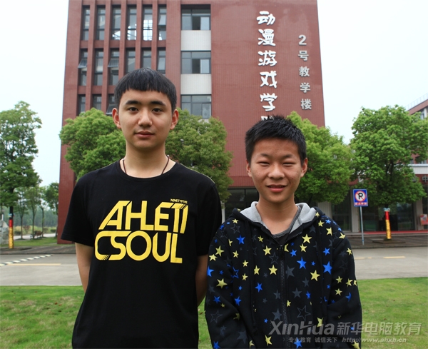 安徽新華電腦專修學院楊翰(左)和閆貴陽(右)兩位獲獎學子