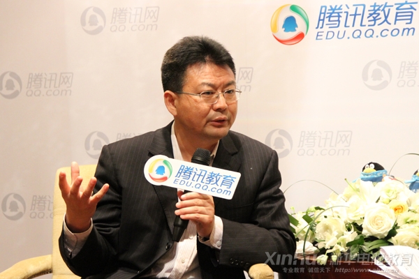 新華教育集團(tuán)副總裁沙旭先生做客2013年“回響中國(guó)”教育年度盛典