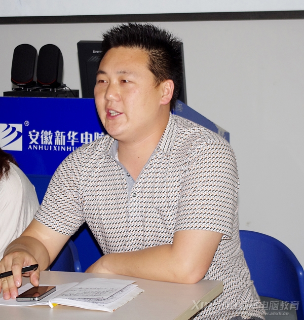 創(chuàng)就業(yè)指導(dǎo)中心楊秀貴主任作重要講話