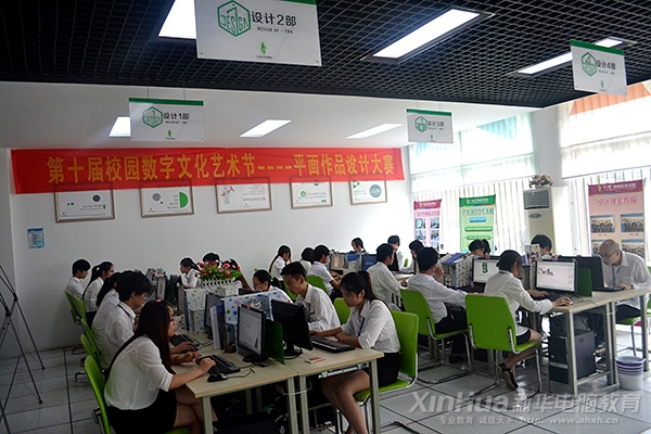 無聲勝有聲 專注的學子們